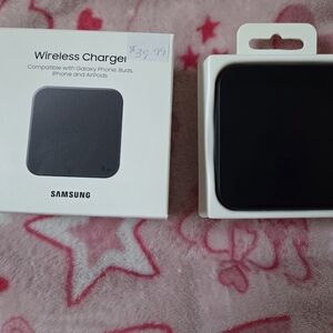 Samsung Wireless Charger in Black